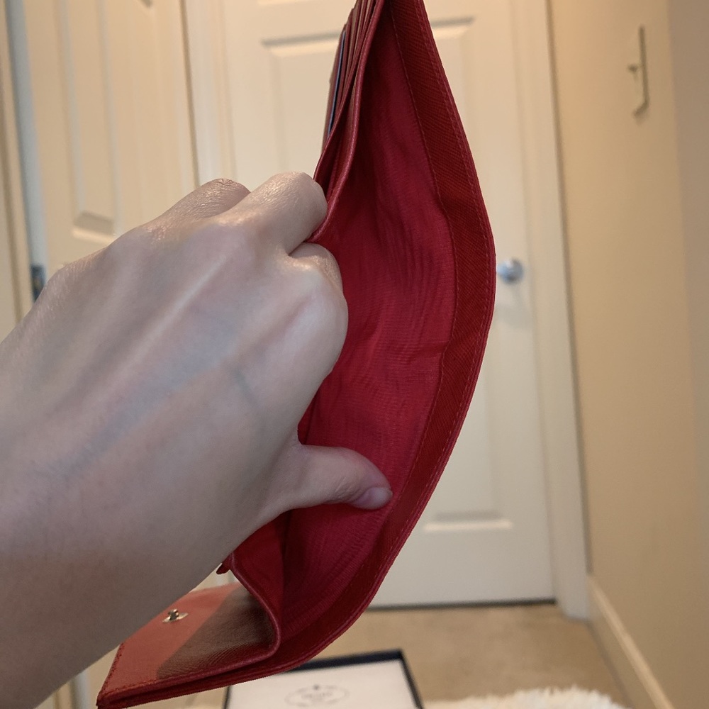 🚫SOLD🚫NIB red Prada trifold wallet - Picture 5 of 8